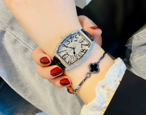 【年终盛典价】蒂玮娜新品酒桶表男表女表大表...