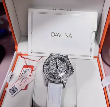 科幻（lo裙）雪花手表davena，膜都没...