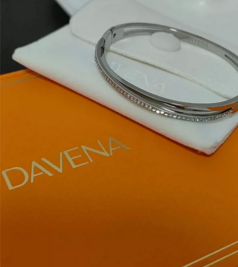 DAVENA蒂玮娜手镯 全新保正 买手表送...