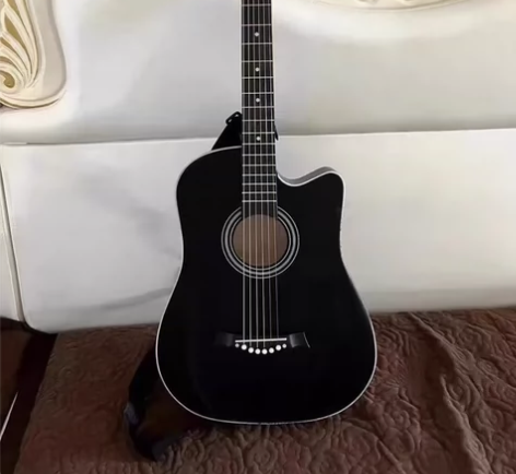 捡漏原价一千多的全新单板吉他初学者吉他。全...