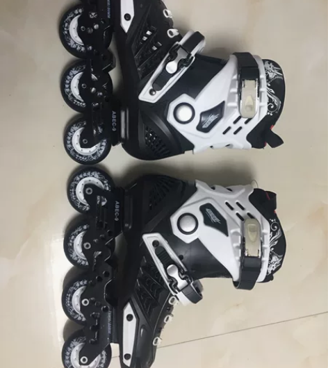 速滑鞋，旱冰鞋，博锐44码轮滑鞋，朋友送孩...