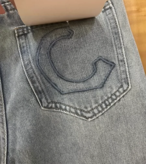 爱心破洞牛仔裤女裤子高腰直筒宽松窄版阔腿裤...