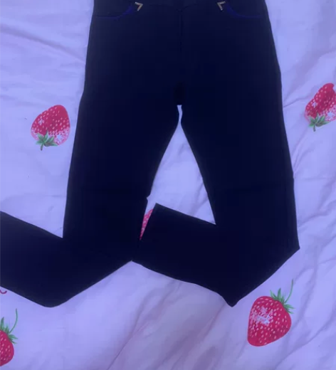 铅笔裤好搭配 质量好 感兴趣的话点“我想要...