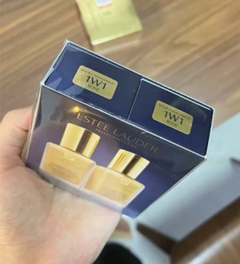 今年四月份在三亚海旅免税店买的雅诗兰黛dw...