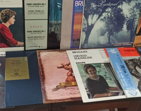 黑胶唱片，年底整理尾货，便宜出，（邮费我可...