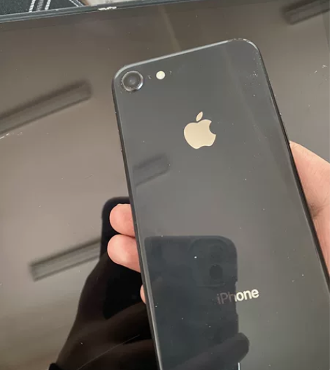 女生自用iPhone8 黑色64g 带指纹...