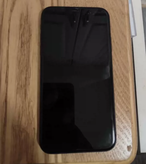 苹果11 黑色 国行 64g 电池健康度8...