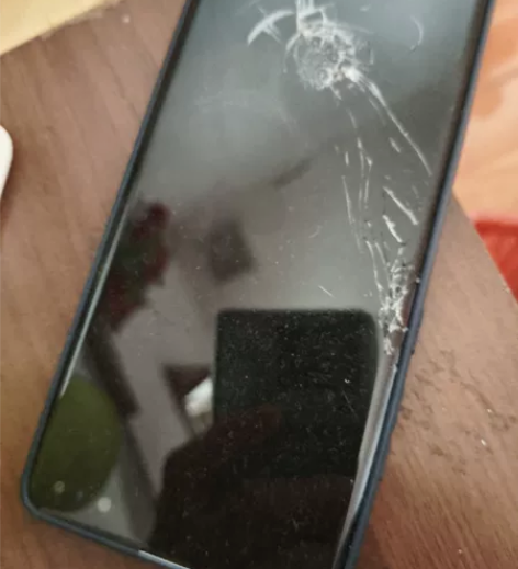 韩版三星s10+   用了不到三个月～外屏...