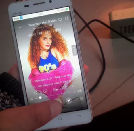 vivo x5s l 究极战损版酷狗还能用...