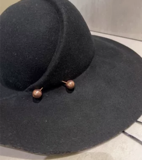 全新SEVEN YEARS大檐金属配饰圆顶...