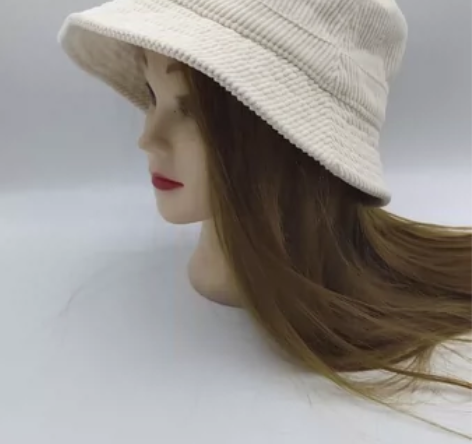 urban outfitters秋冬款遮阳...