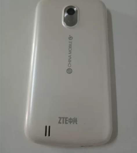 中兴F880，以前买的移动定制机，4寸51...