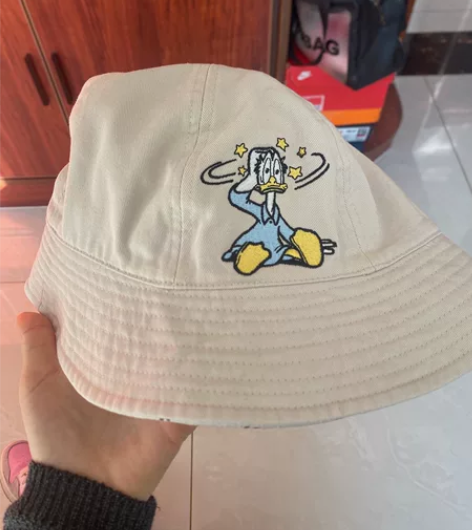 热风双面渔夫帽 全新帽围57 感兴趣的话点...