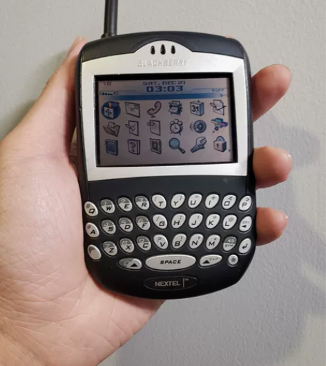 黑莓7520，天线完好，有电池有后盖，功能...