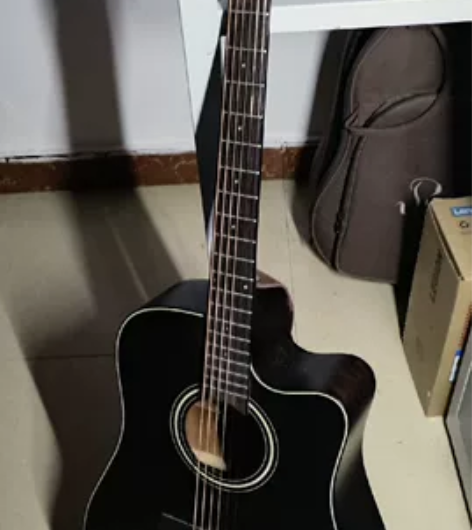 用了两年多的rex雷克斯吉他音质很好，带变...