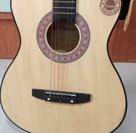 家里闲置一把38寸卡斯摩吉他，自己加装了一...