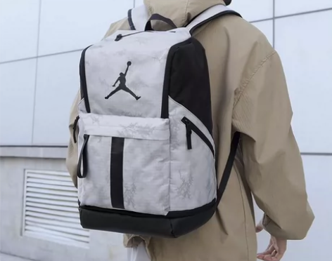 包邮Air Jordan乔丹AJ飞人大容量...