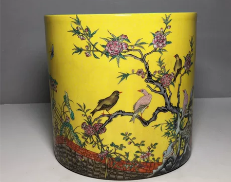 粉彩笔筒 粉彩也叫@@##软彩@@##，是...