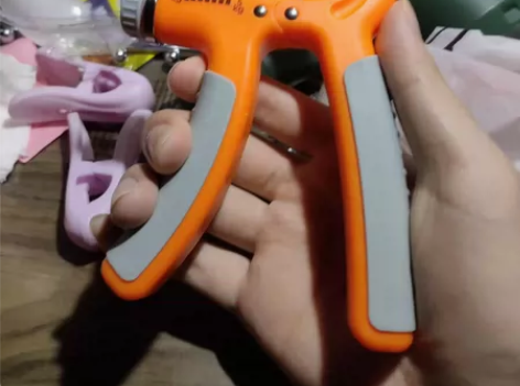 握力器，还很新的，有谁想要可以拍，包胶，5...