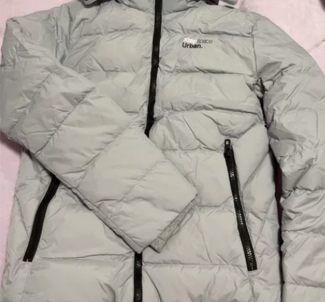 特步中性风羽绒服，全新带吊牌，灰色，xs码...