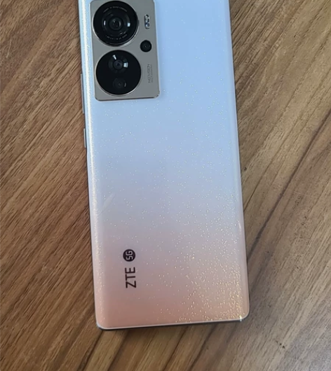 中兴Axon40Pro 内存可选 高通骁龙...