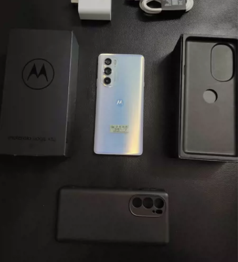 摩托罗拉X30 8+128 全原装一切正常...