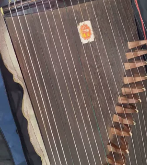 琴行闲置古筝，纯实木 八成新，可正常使用 ...