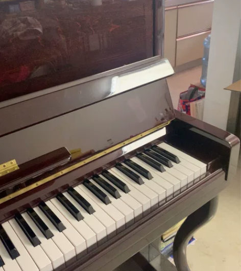 钢琴,95成新, 感兴趣的话点“我想要”和...