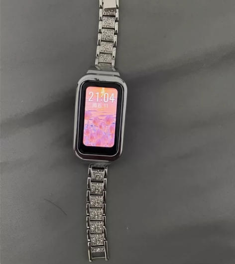 华为7  带过三天 ，自己给你买了个表带，...