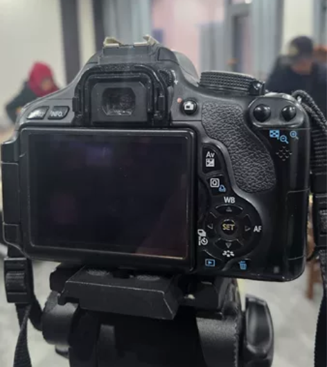 佳能600D，崭新略磨！！！充电器，电池，...