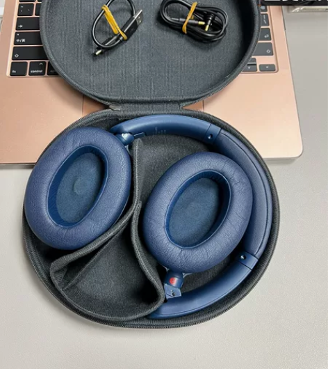 索尼耳机，低音效果很好的，用了一段时间 购...