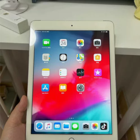 出售大学美女学姐,个人自用苹果ipad2代...