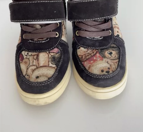 九成新内增高小熊休闲鞋,跟高约8厘米,38...