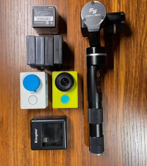 小米相机2个 7块电池 一个飞宇G43轴稳...