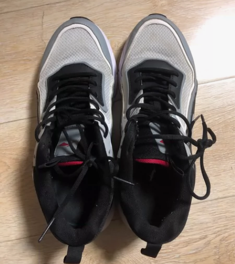 男款李宁43码运动跑鞋,内长270,明显穿...
