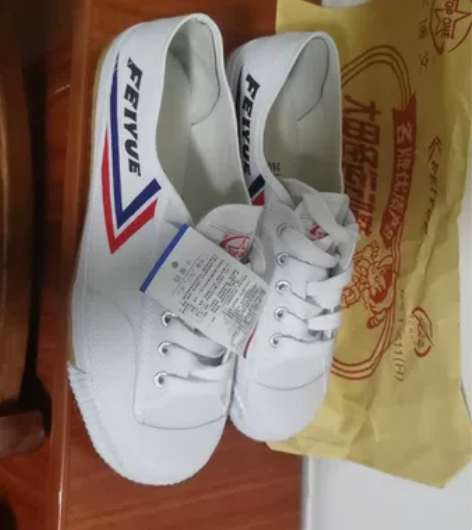 大博文厂子仓库处理！鞋子都是实拍，正品全新...