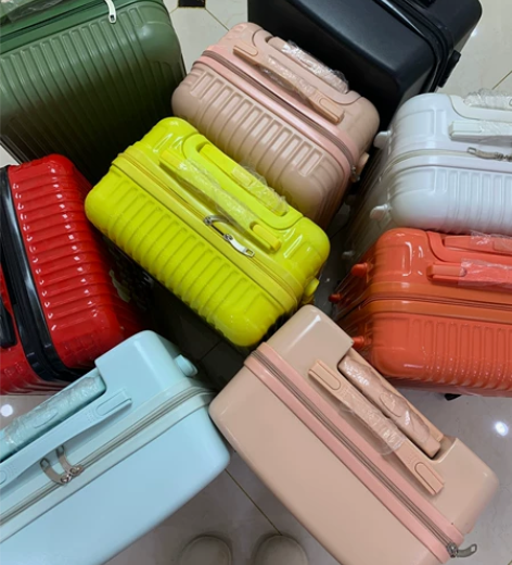 60元一个20寸万向轮拉杆箱， 店铺不干了...