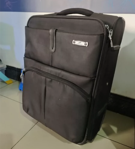 行李箱，万向轮，买到没用几次，成都自提 感...