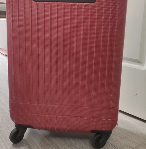 闲置一个全新，20寸行李箱，需要的速来 感...
