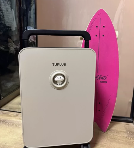 20寸登机箱买来只用了一次一直闲置 感兴趣...