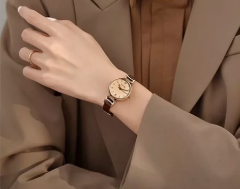 全新没有带过香港带回的女士手表，小方糖设计...