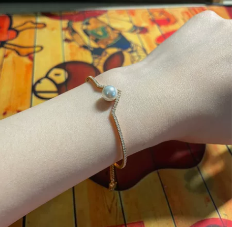 施华洛世奇手镯忘了在哪个平台买的了,20年...