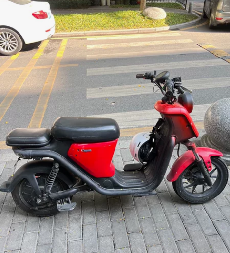 出小牛U1动力版，跑了1万多公里，换了13...