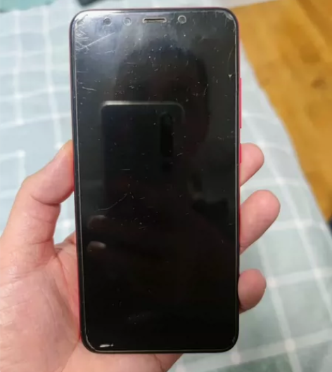 小米6X不开机了，当零件卖吧 感兴趣的话点...