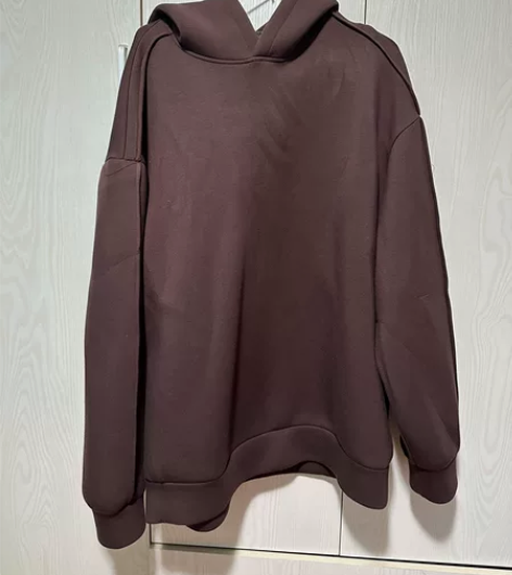 太空棉棒球服男，衣服有点over size...