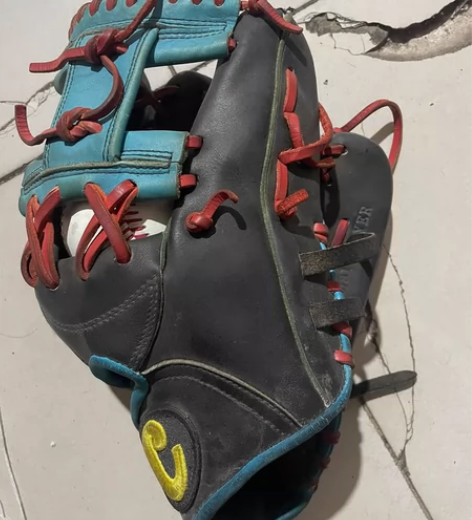 棒球手套99新 球窝比较大  内场手套投手...