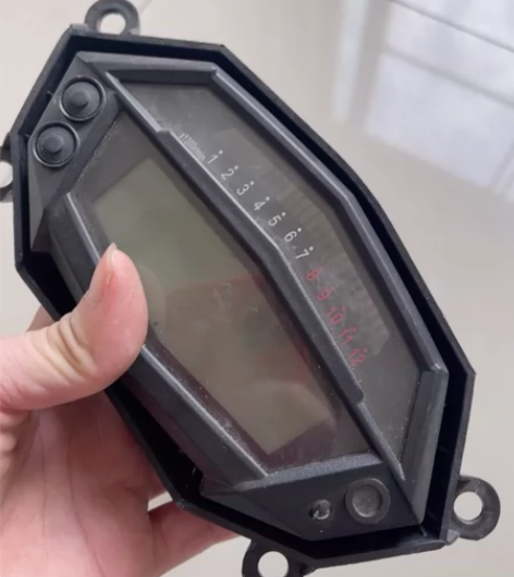 刀锋300，飞鹰r25，仪表。换仪表拆下来...