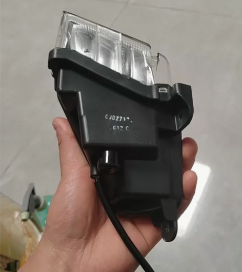 豪爵UHR150原车前转向灯 ，更换必鹰辅...