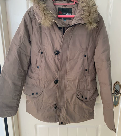 JEEP男款羽绒服。S码。9成新左右 感兴...