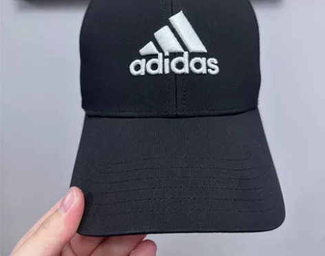 阿迪达斯棒球帽 黑色 有看中其他款可以直接...